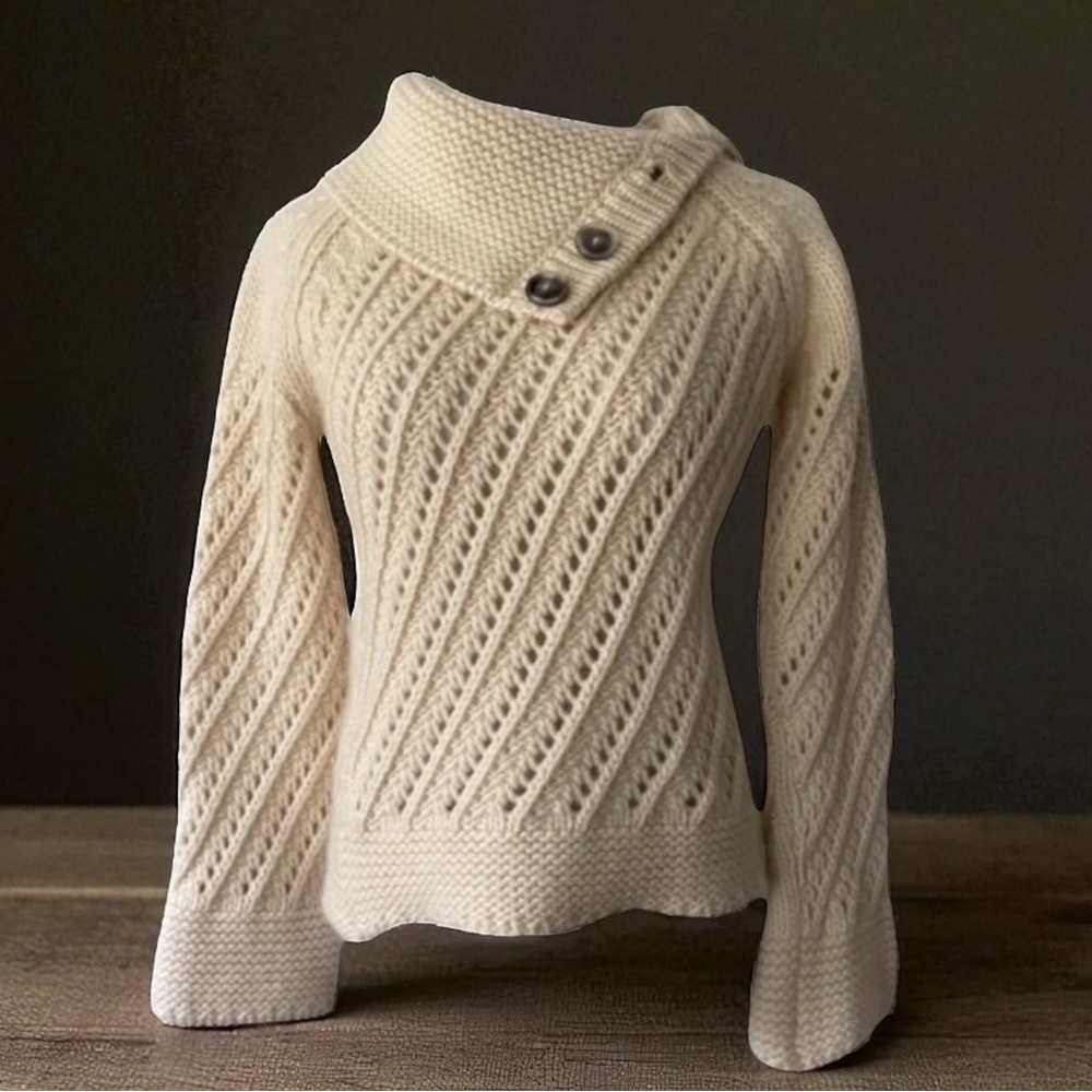 New! FISHERMAN OUT OF IRELAND Mohair Wool Bell Sleeve Sweater Size
Medium